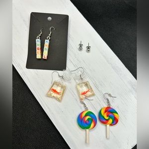 4 pair of earrings